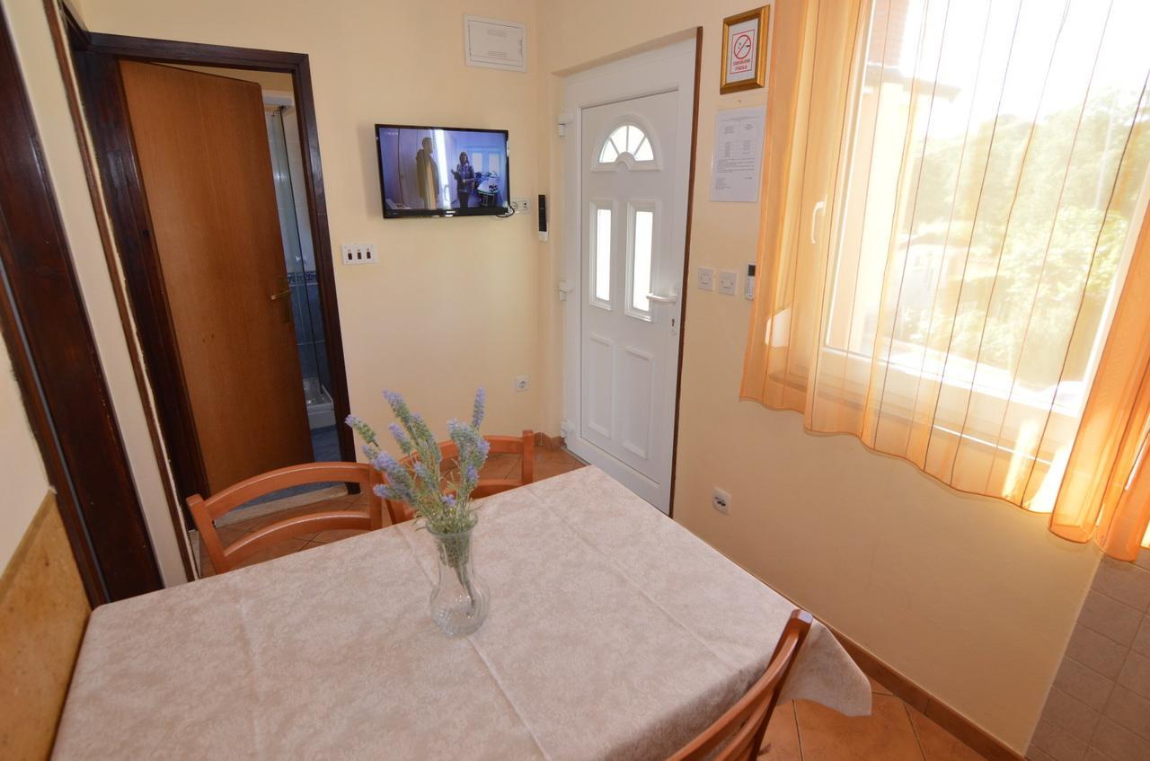 Apartmani Dekovic Materada 波雷奇 客房 照片