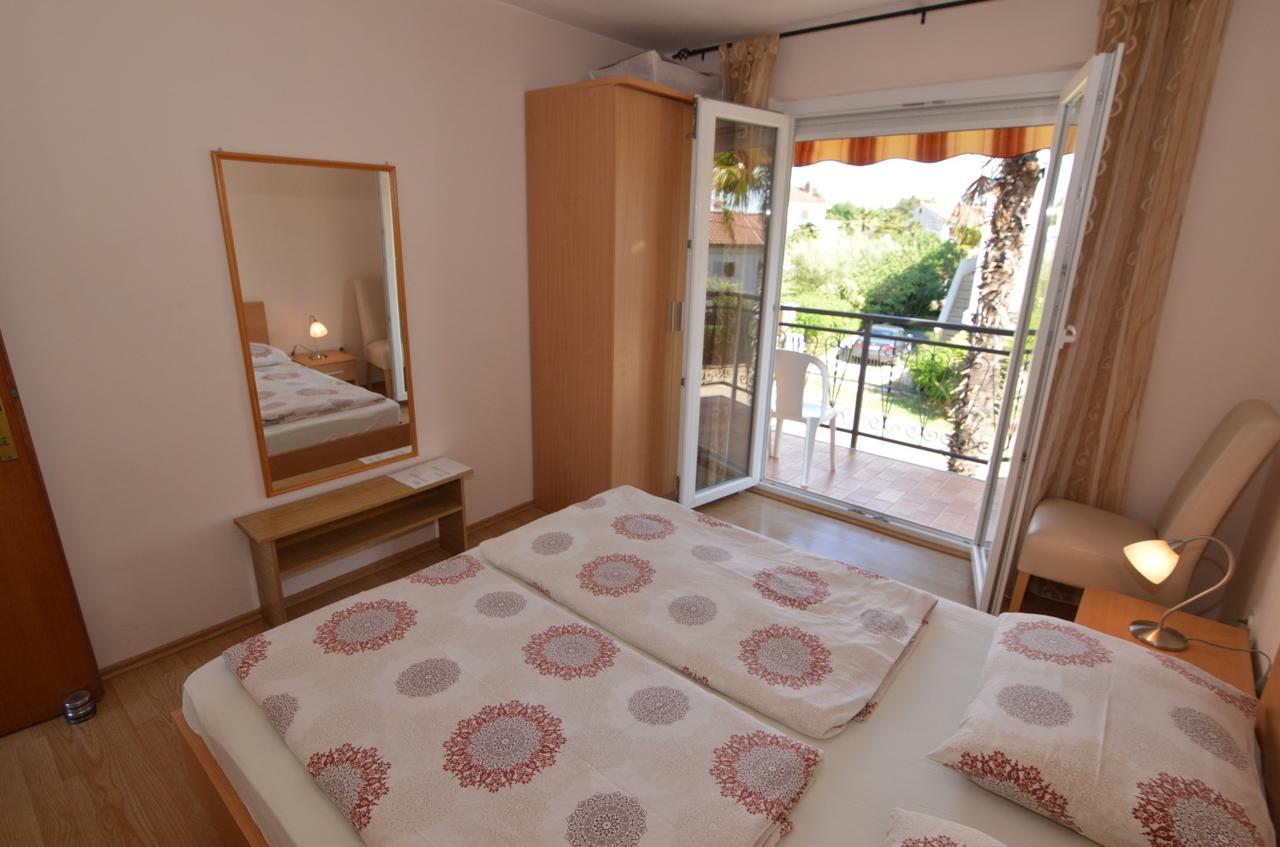 Apartmani Dekovic Materada 波雷奇 客房 照片