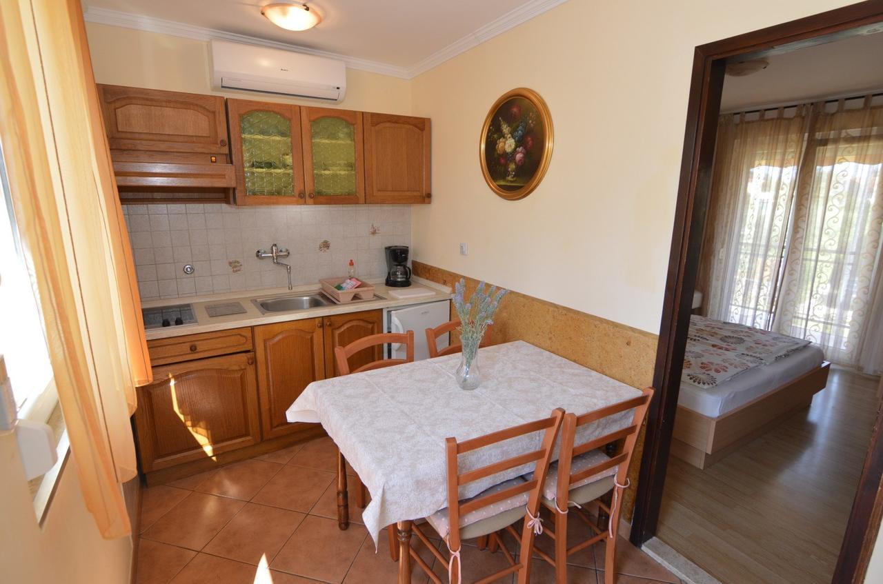 Apartmani Dekovic Materada 波雷奇 客房 照片