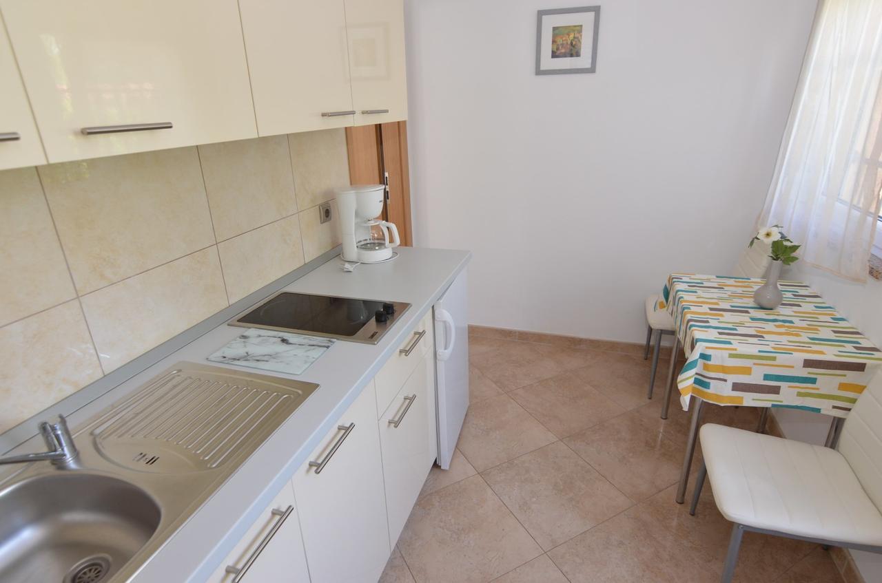 Apartmani Dekovic Materada 波雷奇 客房 照片