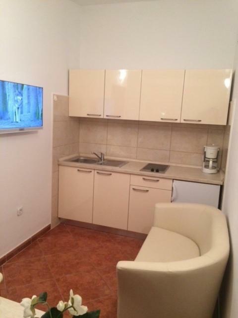 Apartmani Dekovic Materada 波雷奇 外观 照片