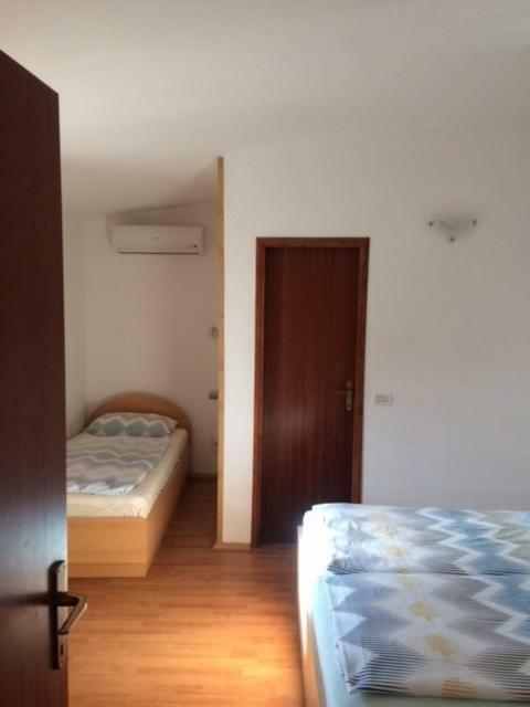 Apartmani Dekovic Materada 波雷奇 外观 照片