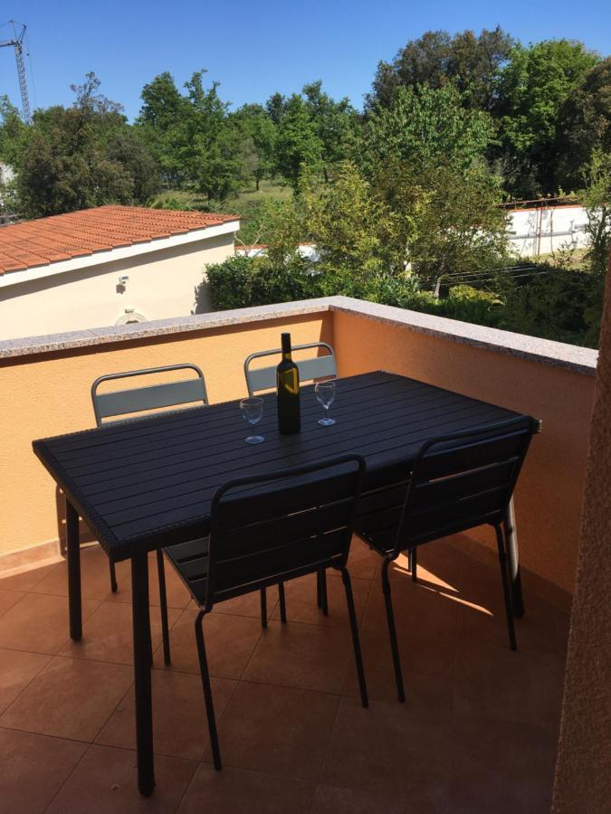 Apartmani Dekovic Materada 波雷奇 外观 照片